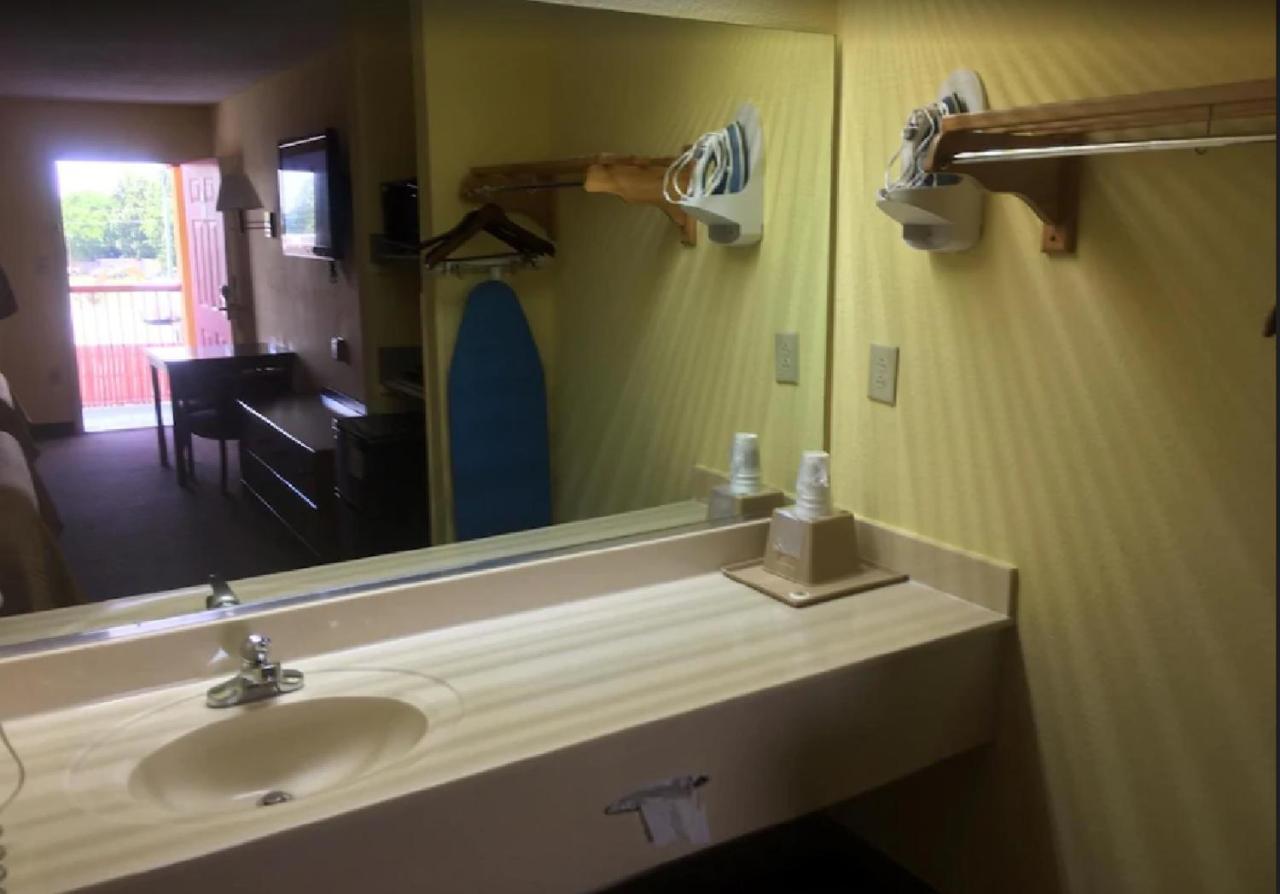 Budget Inn & Suites Hawkinsville Kültér fotó